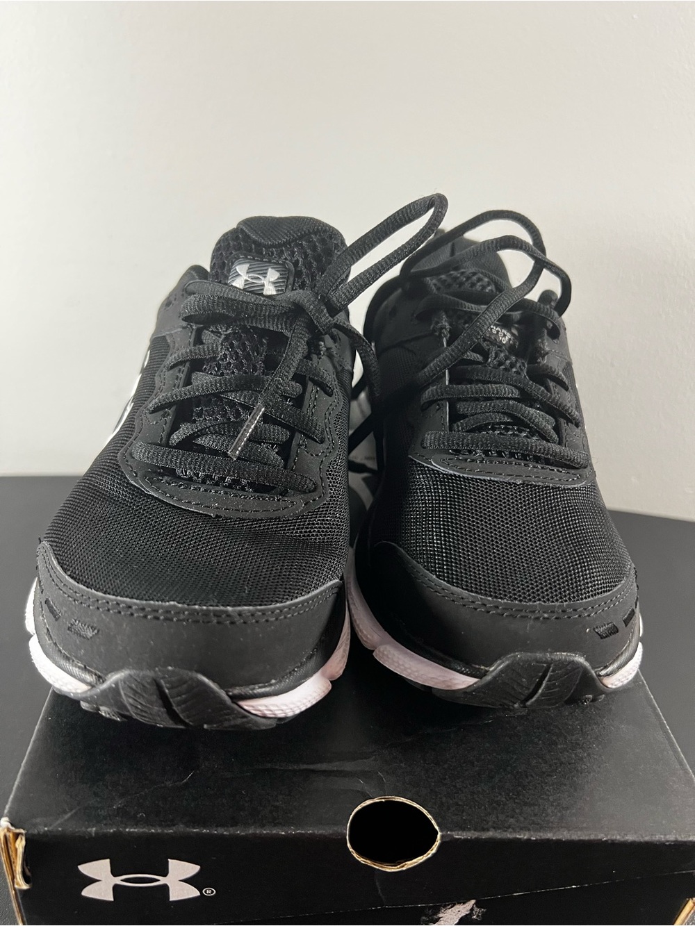 Under Armour Kids Black Sneakers with White Logo and Light Pink Midsole